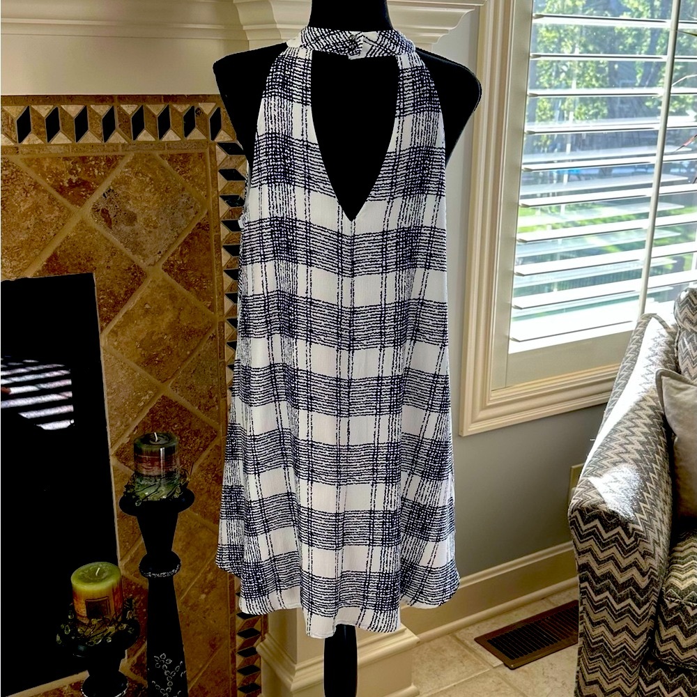 Stylish Dress by entro - Black and White - Picture 3 of 7